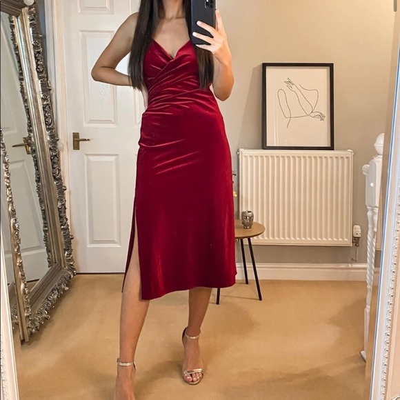 ZARA BLOGGERS FAV ELEGANT VELVET RED MIDI DRESS NEW WITH TAGS MEDIUM - Picture 3 of 9